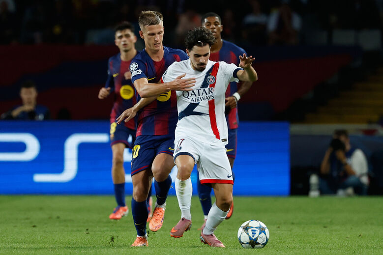 Vitinha em ação no Barcelona-PSG
