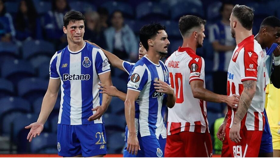 Prpic e Arnautovic travaram vários duelos durante o FC Porto-Estrela Vermelha