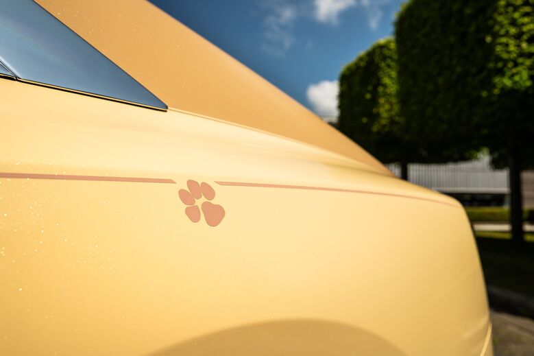 Spectre Bailey: Rolls-Royce homenageia cão de clientes nos EUA.
