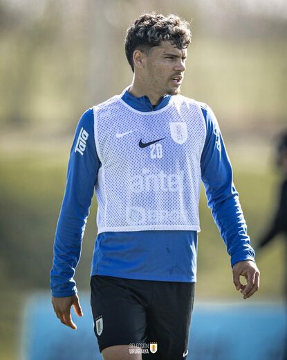 Maxi Araújo não vestirá a camisola celeste