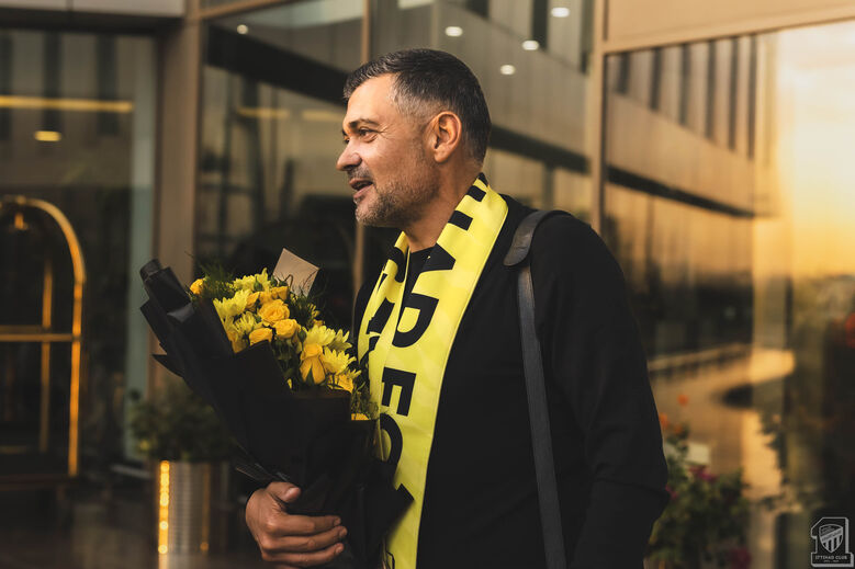 Sérgio Conceição recebido com pompa e circunstância na Arábia Saudita