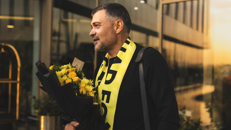 Sérgio Conceição recebido com pompa e circunstância na Arábia Saudita