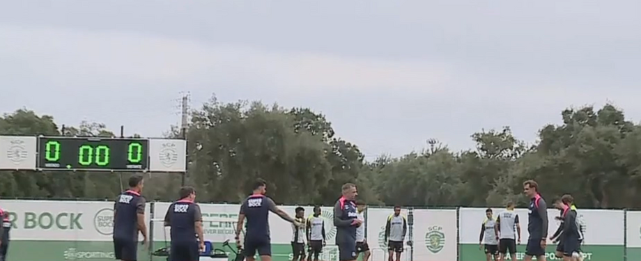Rui Borges orientou esta manhã treino no Estádio Aurélio Pereira