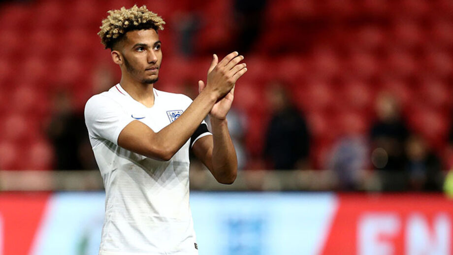 Lloyd Kelly revela em quem se inspira