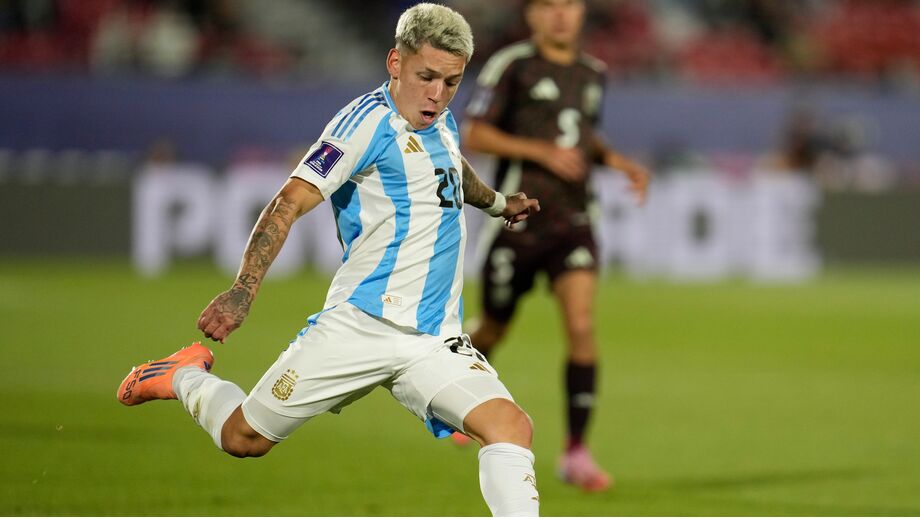Gianluca Prestianni (Argentina) - Extremo de Benfica, de 19 anos, assumiu o papel de protagonista e foi determinante em momentos-chave. Fez duas assistências em cinco jogos