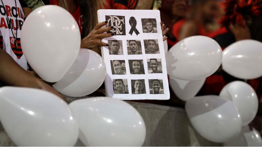 Dez adolescentes morreram no incêndio que deflagrou no CT do Flamengo em 2019