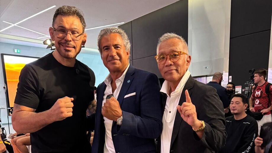 Rodrigo Minotauro, lenda do UFC, com Carlos Ramjanali e Ishii Kancho, fundador do K1GP