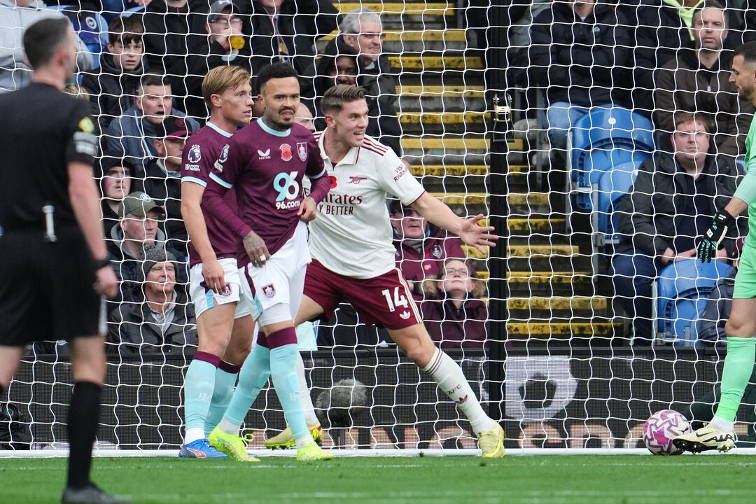 Gyökeres a festejar golo frente ao Burnley