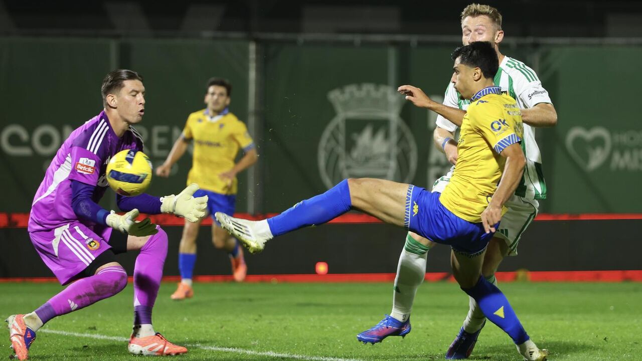 Brabec comenta erro coletivo após derrota com o Estoril.
