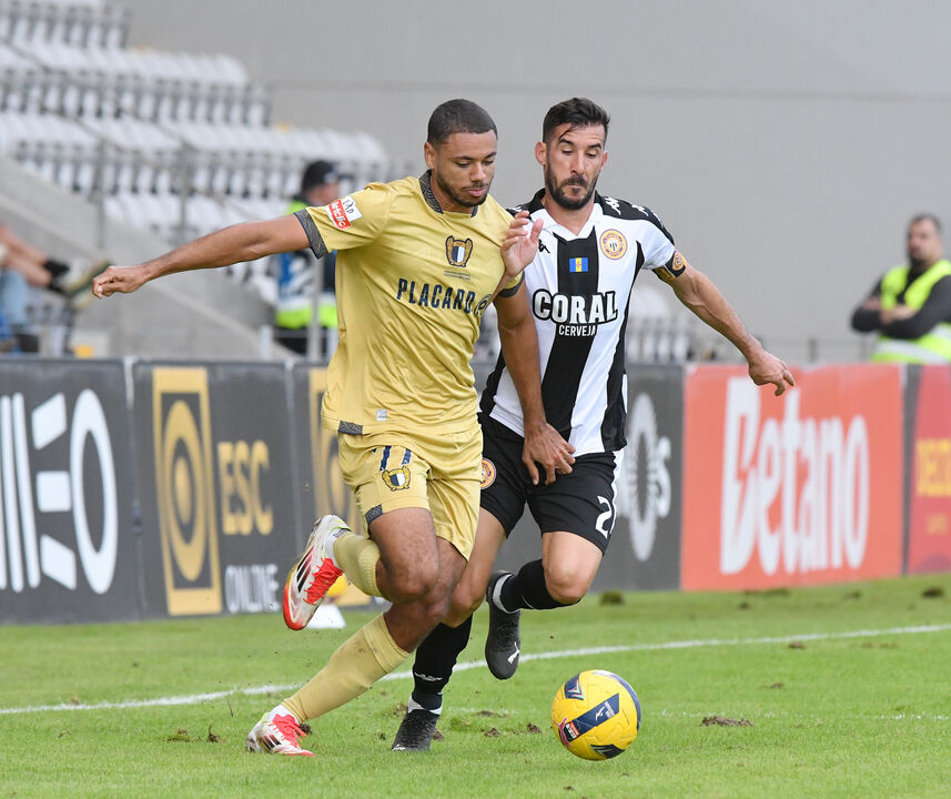 João Aurélio frente ao Famalicão
