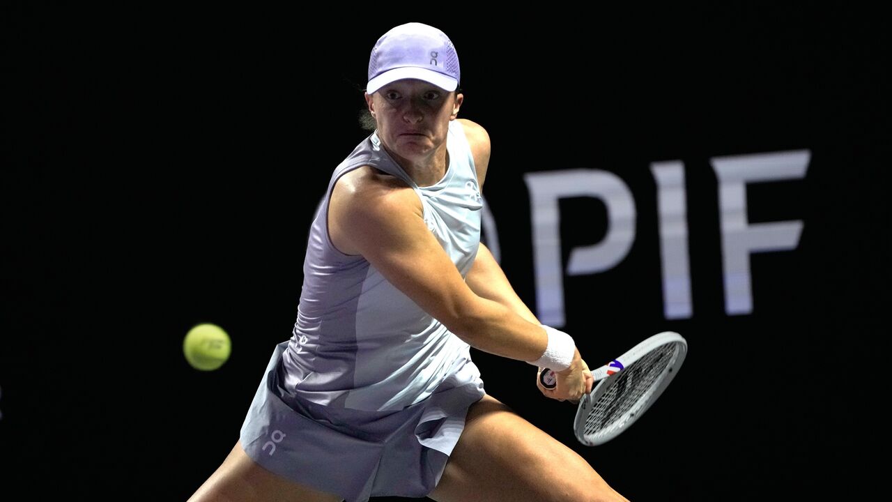Swiatek perde para Anisimova nas WTA Finals em Riade