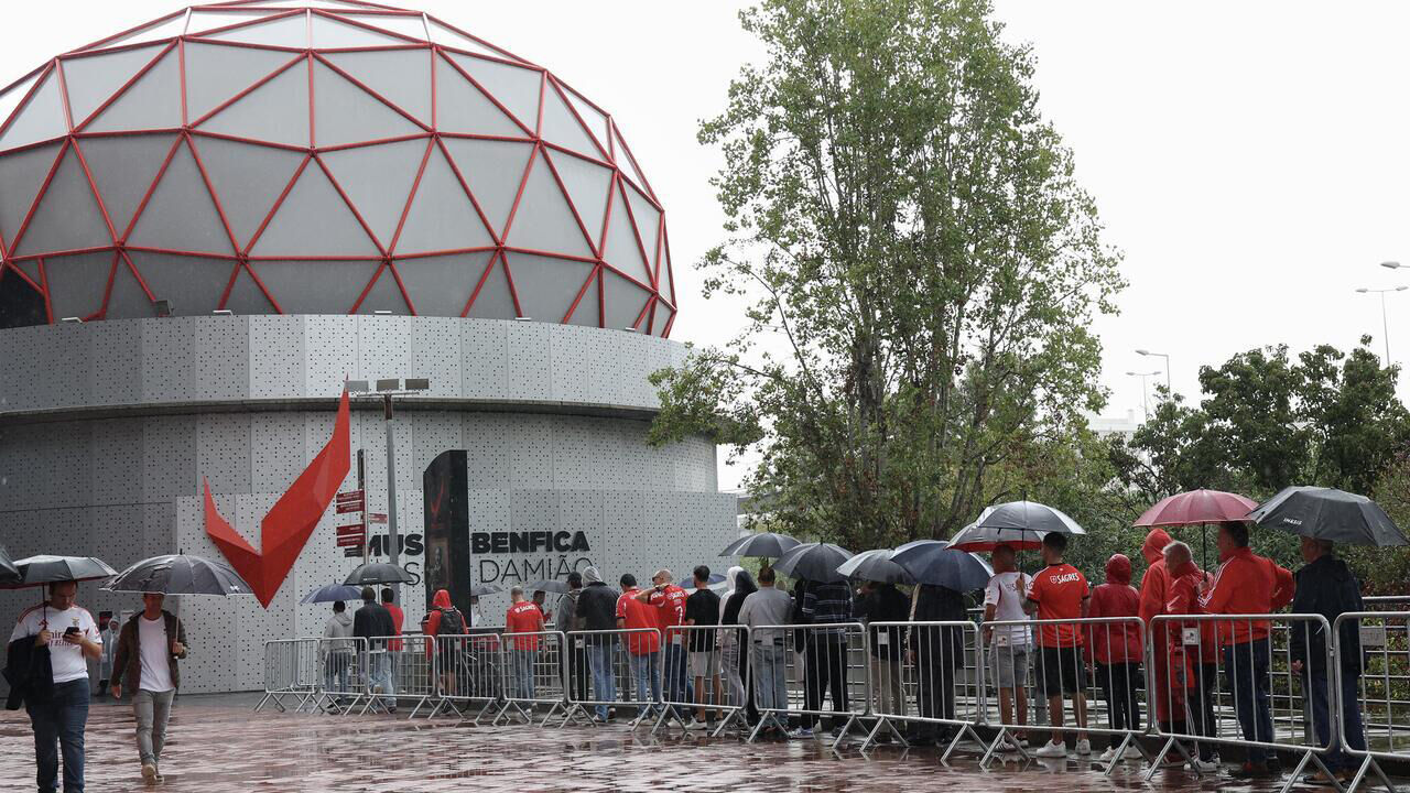 Eleições no Benfica: clube promete espera máxima de 30 minutos para votação