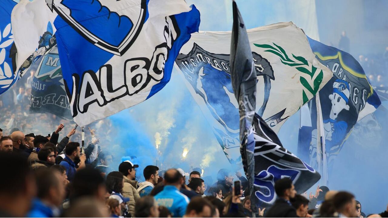 Adeptos do FC Porto detidos em Utrecht após incidente com autocarro