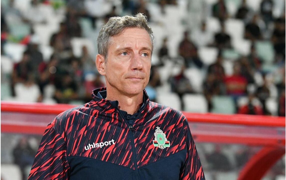 Alexandre Santos lidera campeonato marroquino após vitória no dérbi de Rabat.
