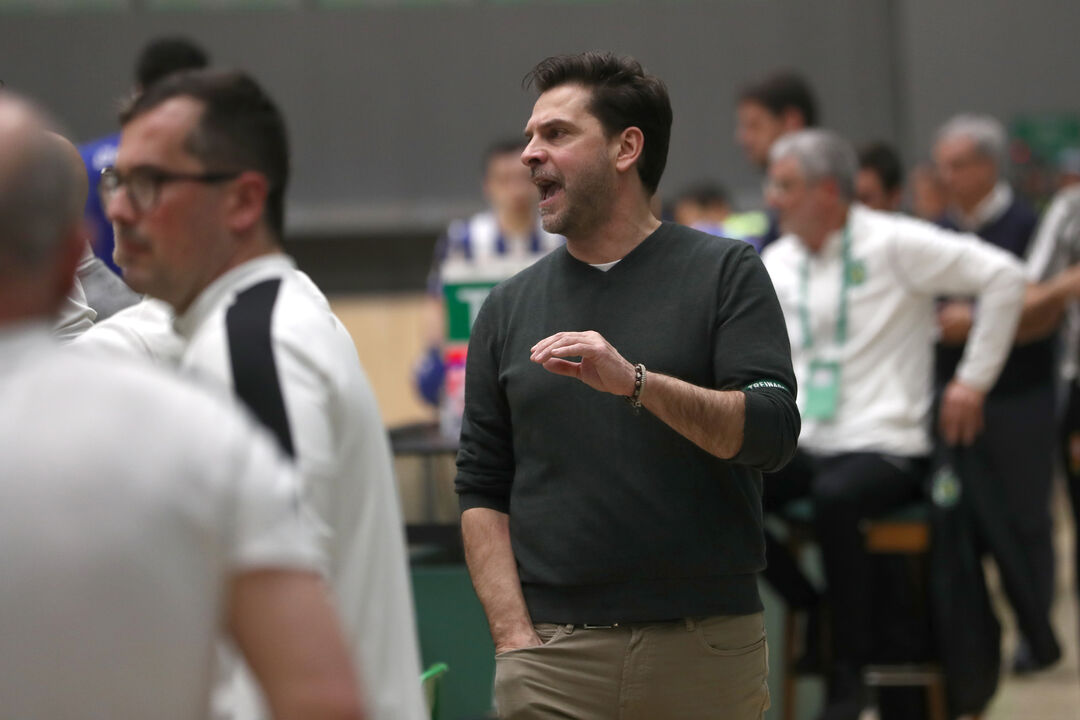 Edo Bosch celebra triunfo com a equipa