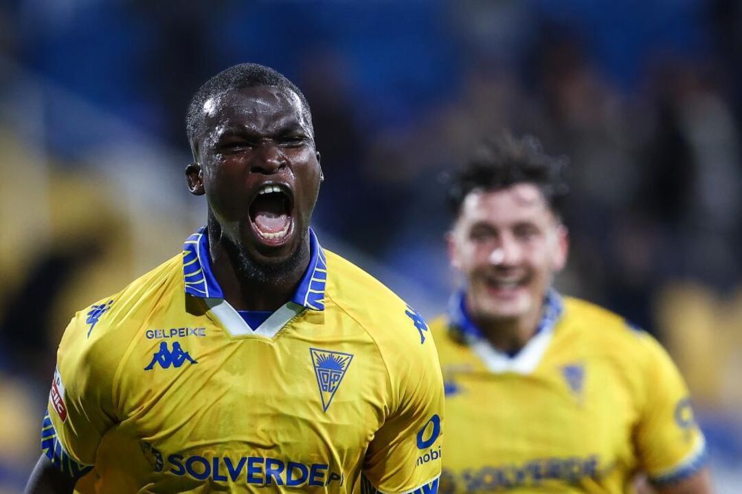 Kévin Boma festeja golo frente ao Arouca