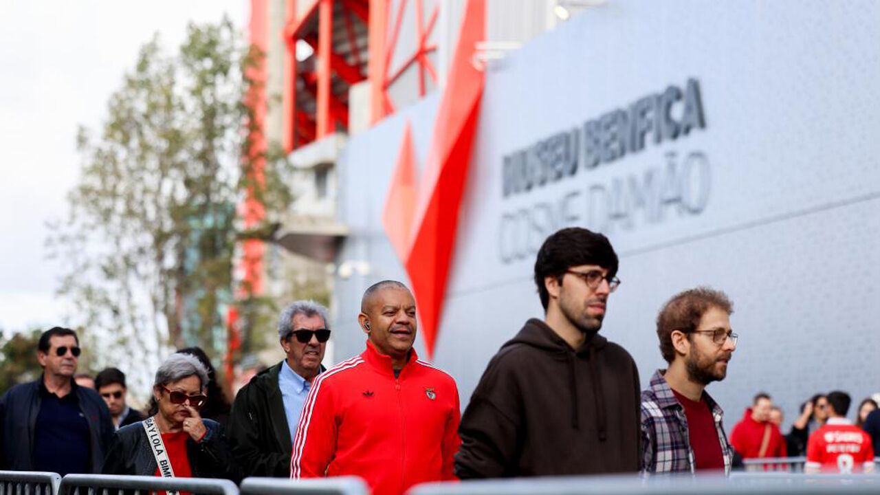 Sócios do Benfica deslocam-se às urnas para votar