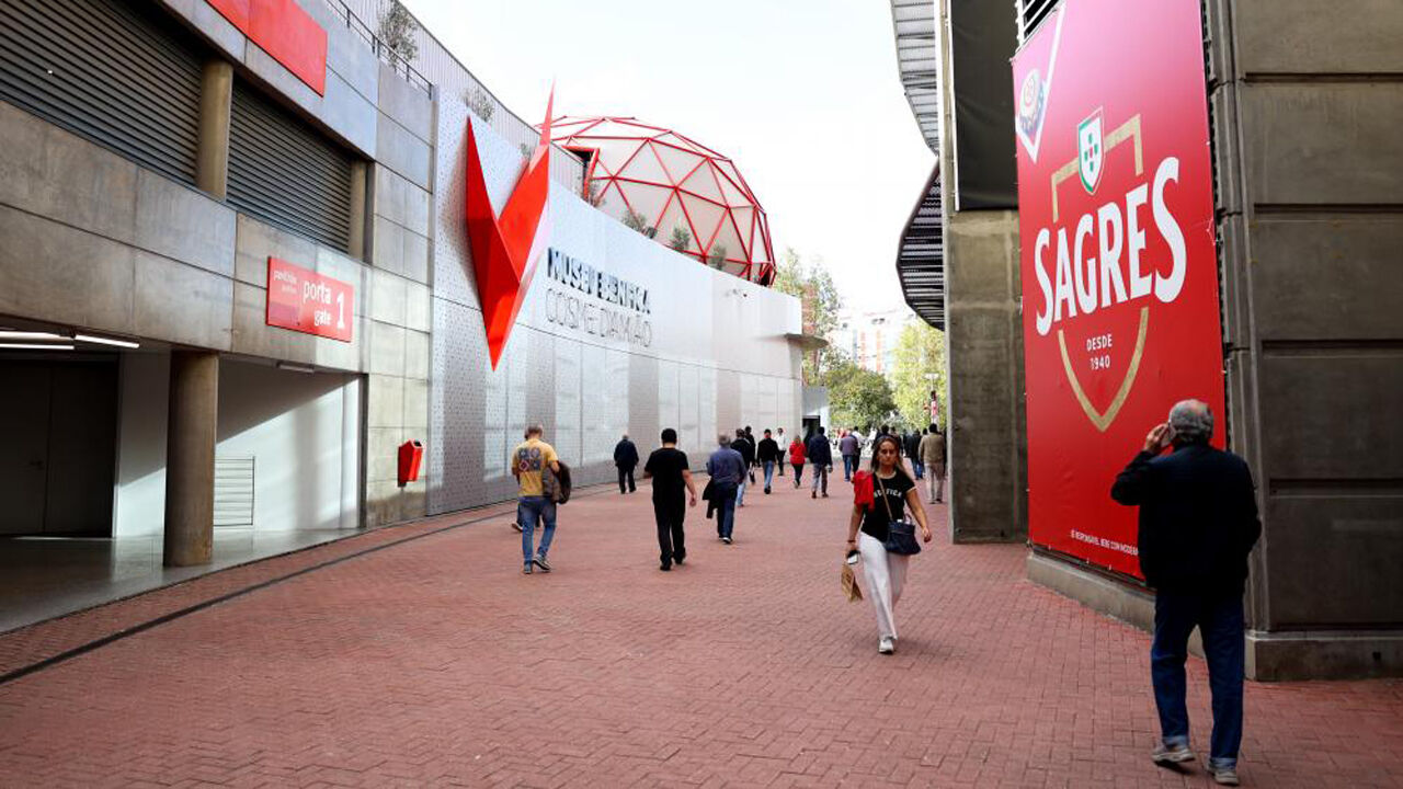 Sócios do Benfica deslocam-se às urnas