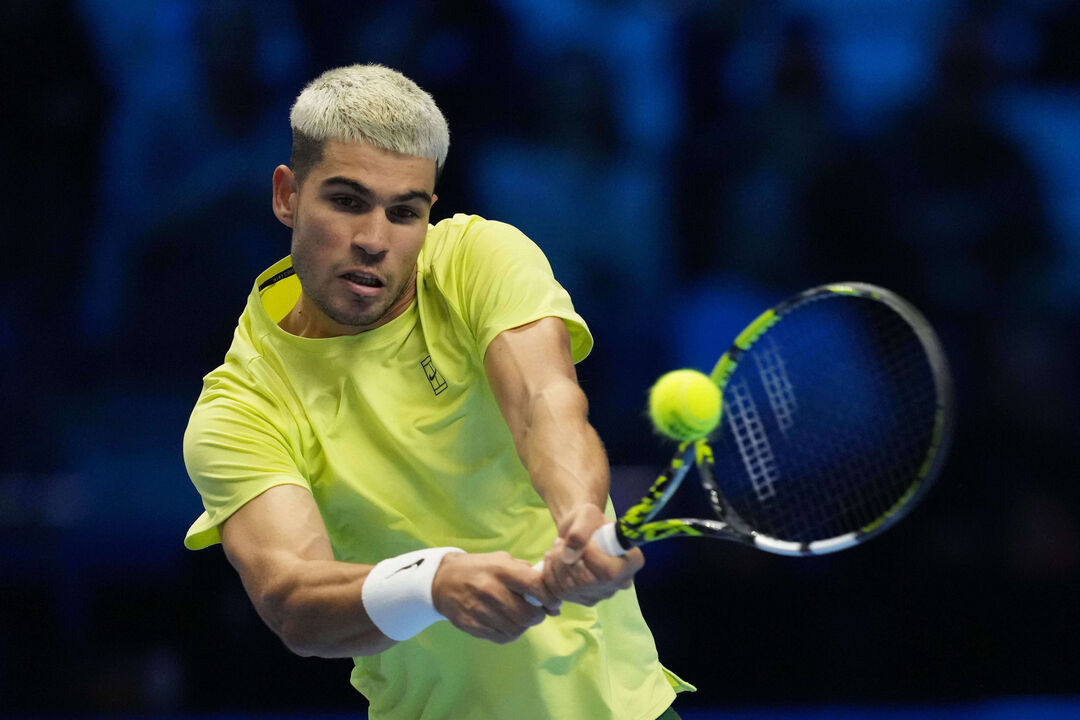 Carlos Alcaraz vence Alex De Minaur nas ATP Finals em Turim