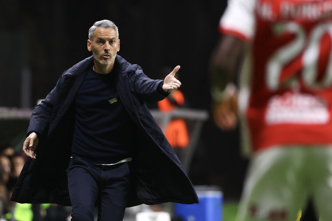 Carlos Vicens destaca esforço após vitória do Braga na Liga Betclic.
