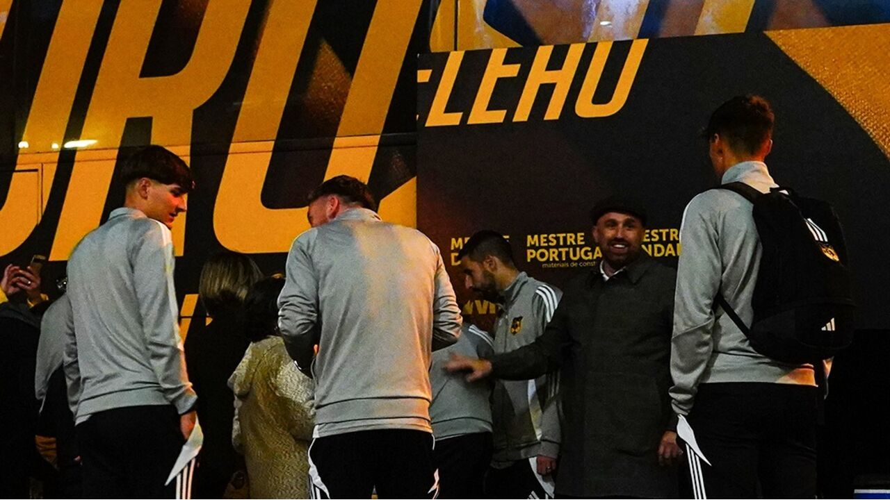 Lus. Lourosa oferece jantar a adeptos no Algarve após jogo com U. Leiria