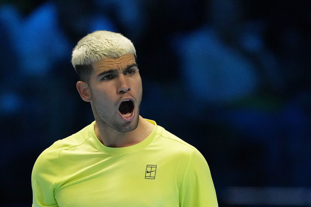 Carlos Alcaraz volta a liderar ranking mundial de ténis