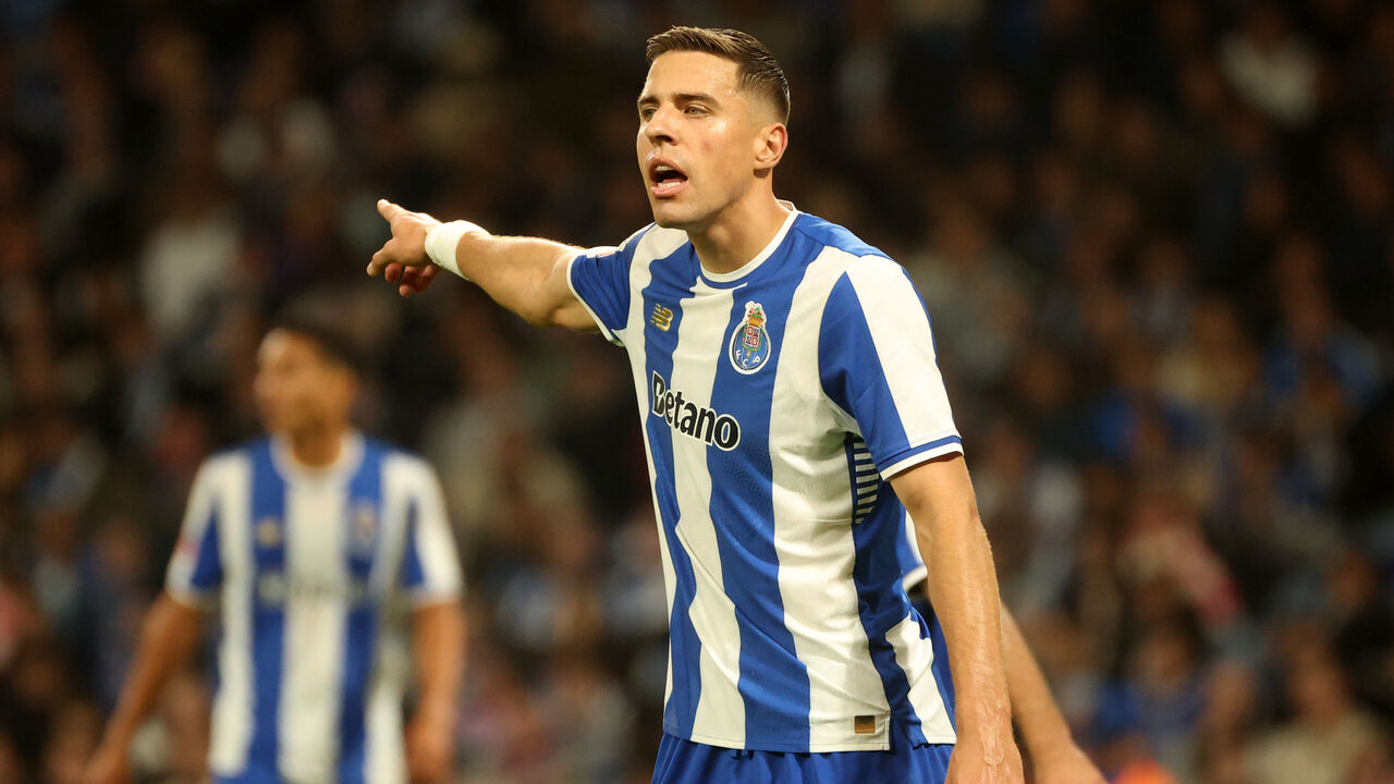 Jan Bednarek recebe distinção