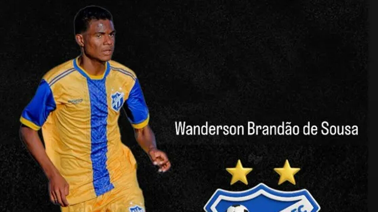 Jogador brasileiro de 18 anos morre ao ser atingido por bala de arma que o irmão estava a limpar