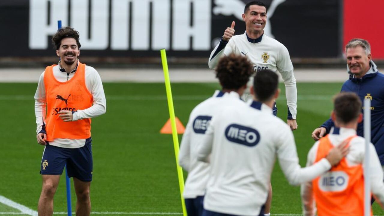 Vitinha treina com a seleção portuguesa em Dublin antes do jogo