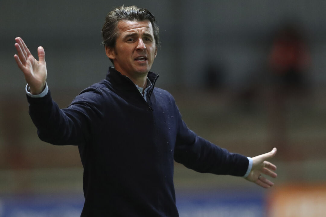 Joey Barton reage a acusações de partilhar conteúdos ofensivos