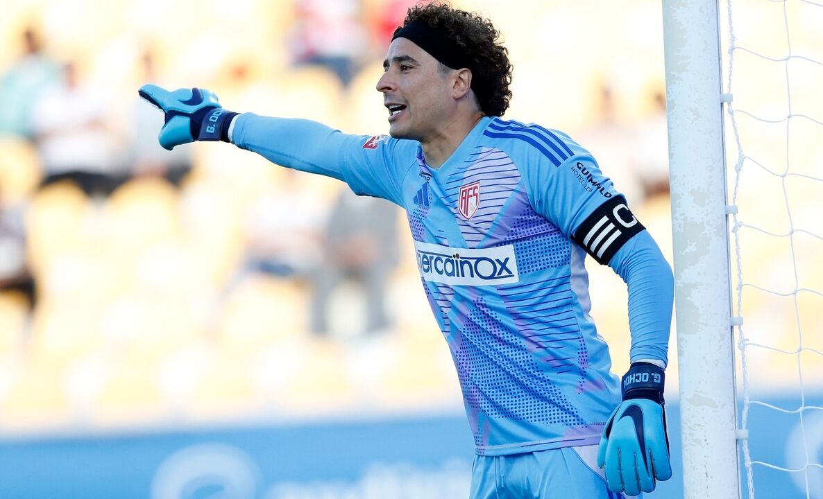 Higuita apoia Ochoa para o Mundial'2026