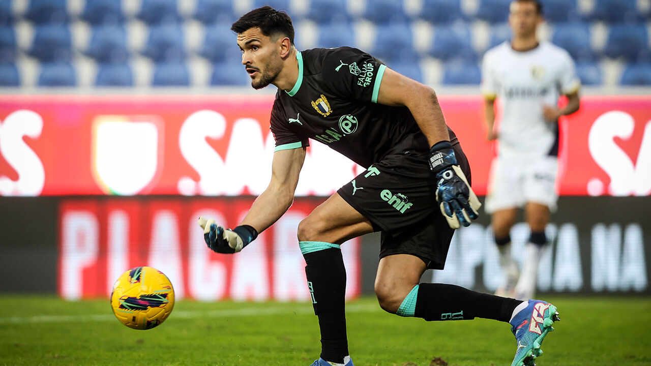 Zlobin prepara regresso à baliza do Famalicão para jogo da Taça de Portugal