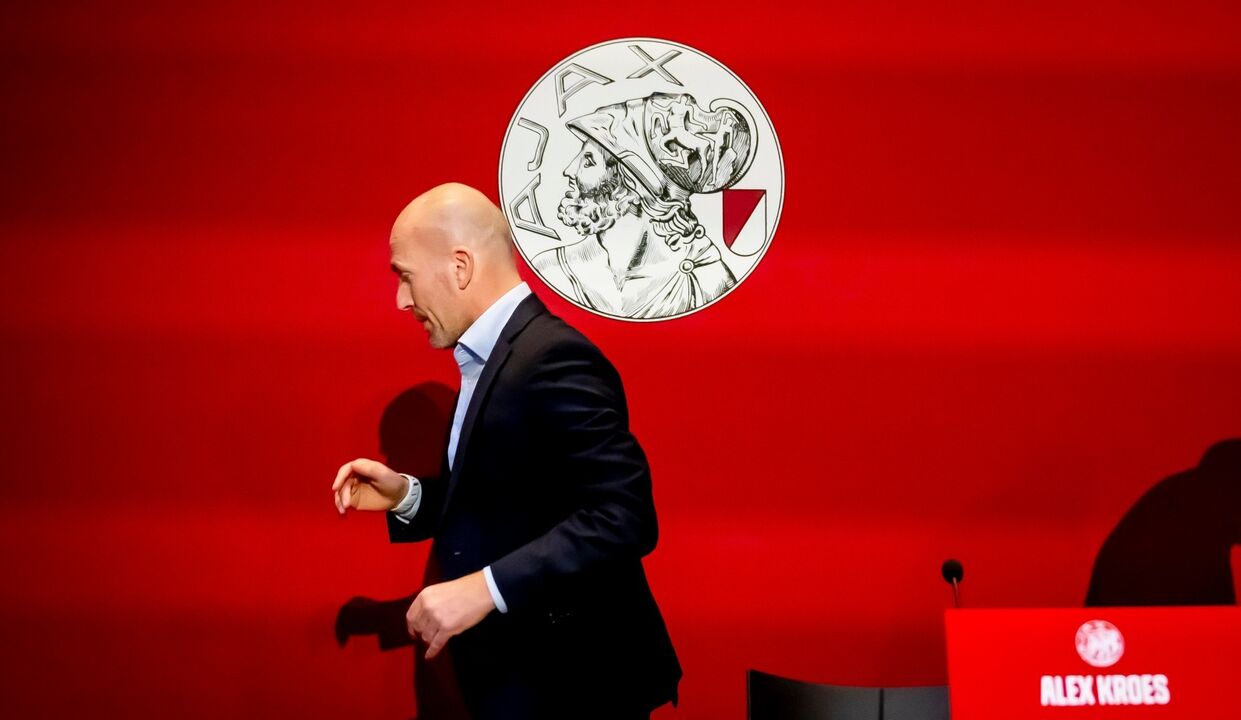 Ajax sem diretor desportivo após saída de Alex Kroes