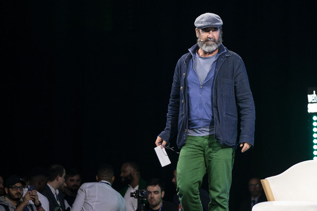 Eric Cantona contesta decisões de Jim Ratcliffe