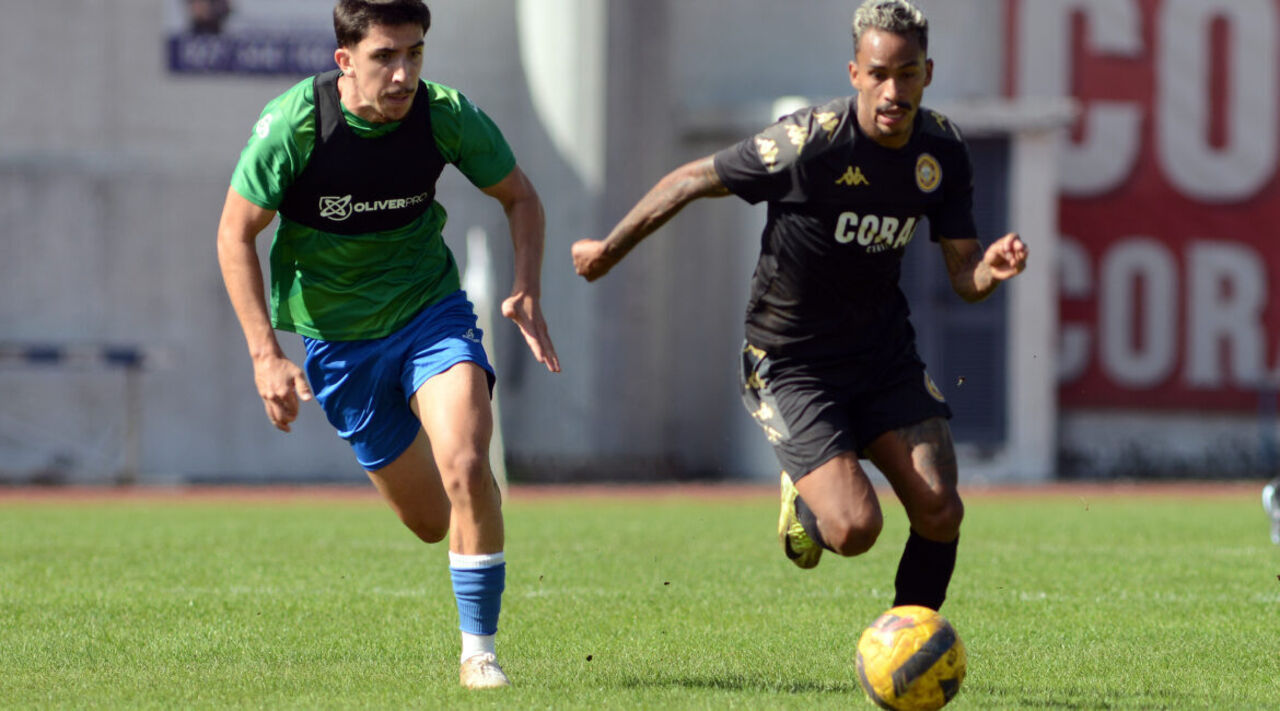 Paulinho Bóia no teste contra Machico