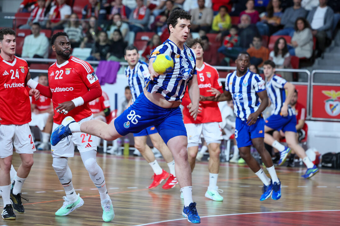 Andebol: FC Porto e Benfica disputam a liderança no Dragão Arena