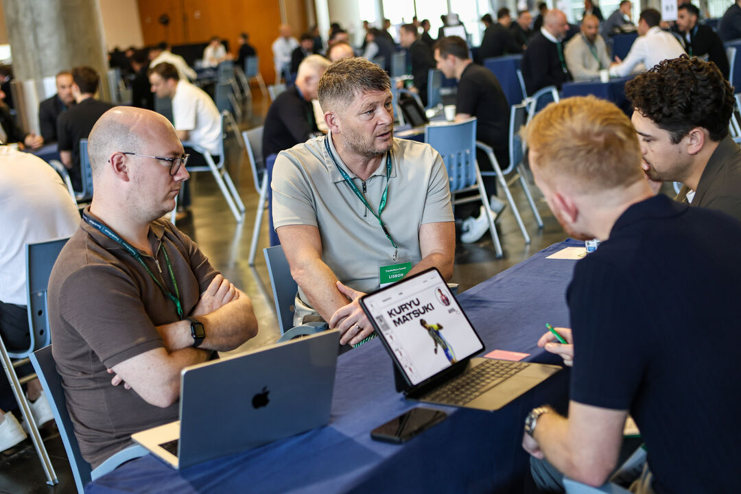 Fotografia apanha o jogador em análise: Kuryu Matsuki, médio do Southampton