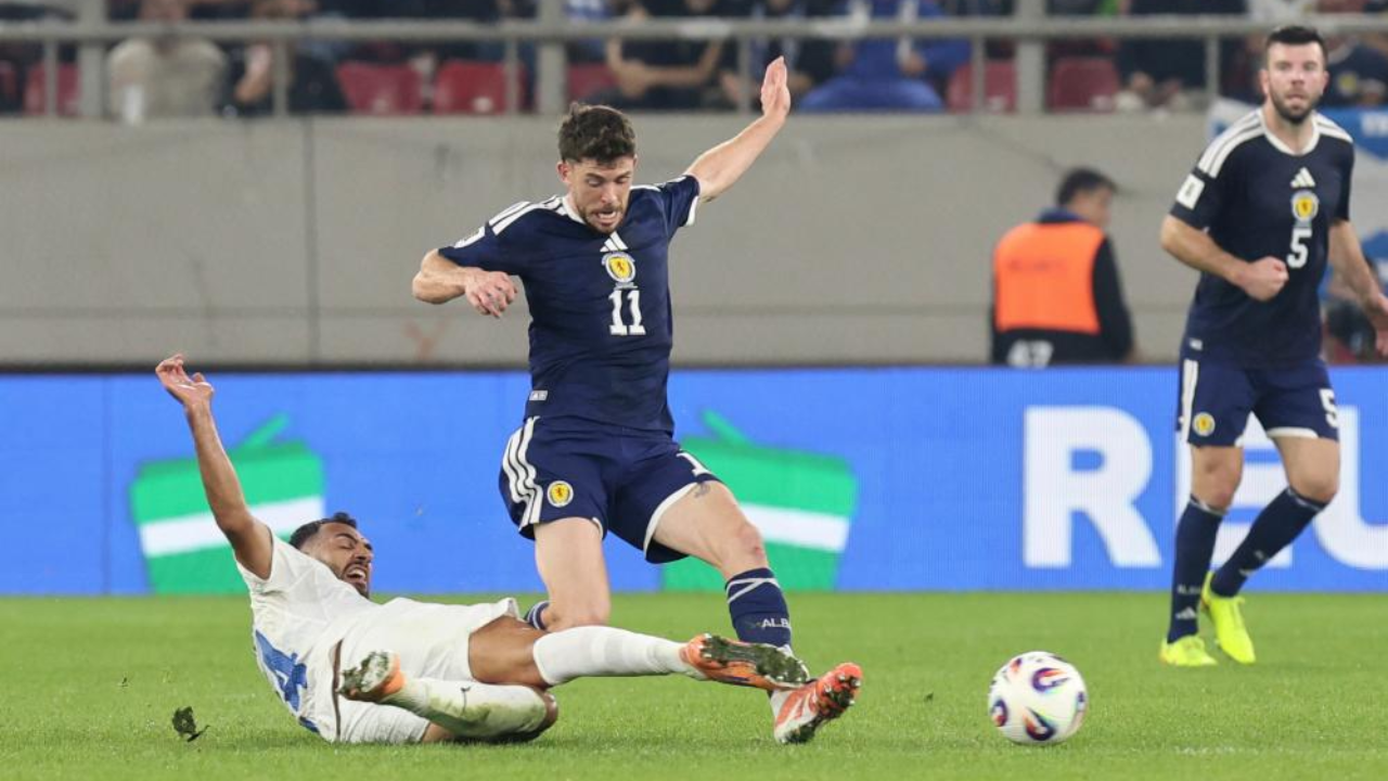 Pavlidis durante o Grécia-Escócia