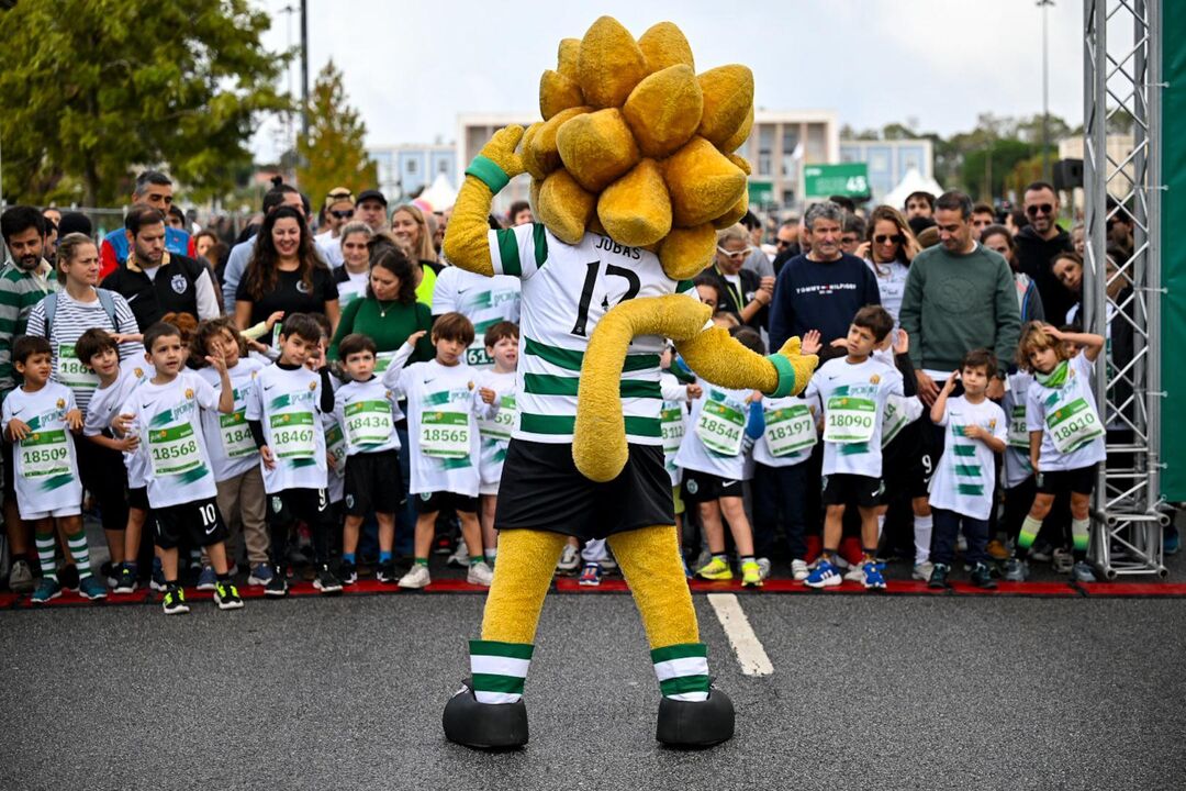 Sporting promoveu corrida com 12 mil participantes em Lisboa, com atletas e famílias
