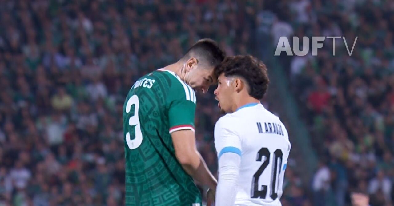 Maxi Araújo irritado com árbitro em jogo Uruguai-México nos EUA