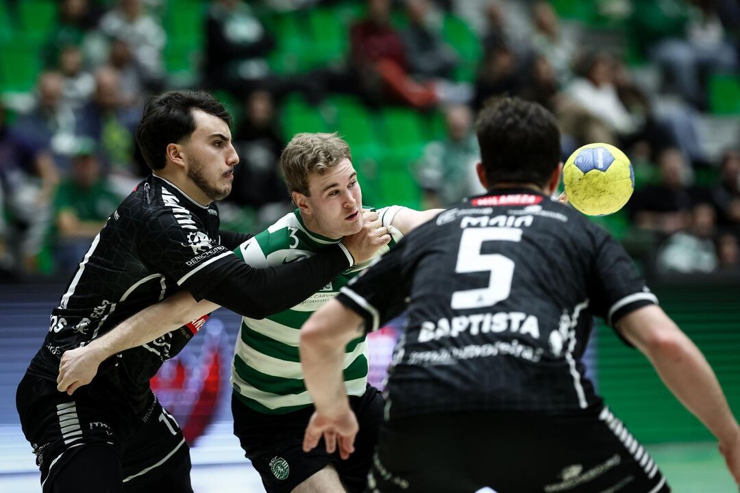 Sporting vence Águas Santas e iguala FC Porto e Benfica no Campeonato de Andebol