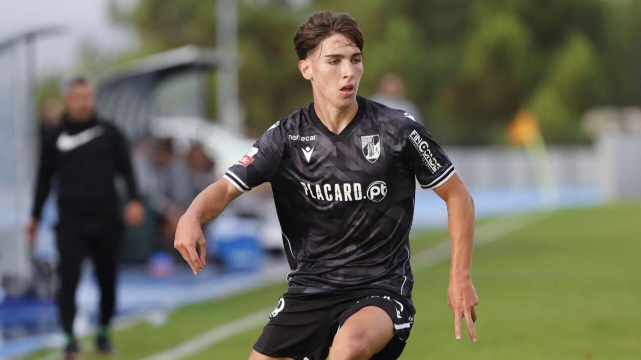 Jovens do Vitória lutam por espaço no jogo da Taça de Portugal contra o Mortágua