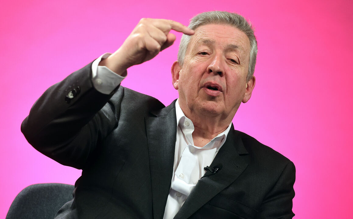 Fernando Tavares aborda tema do 'saco azul' e pede resposta final