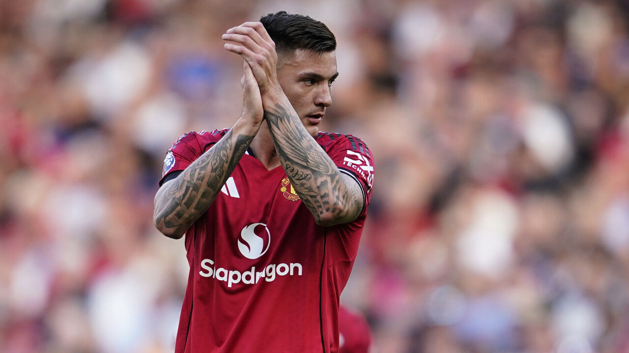 Benjamin Sesko continua a não impressionar os adeptos do Man. United