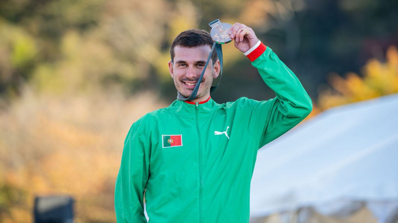 Surdolímpicos: André Soares sofre queda mas conquista bronze na corrida por pontos