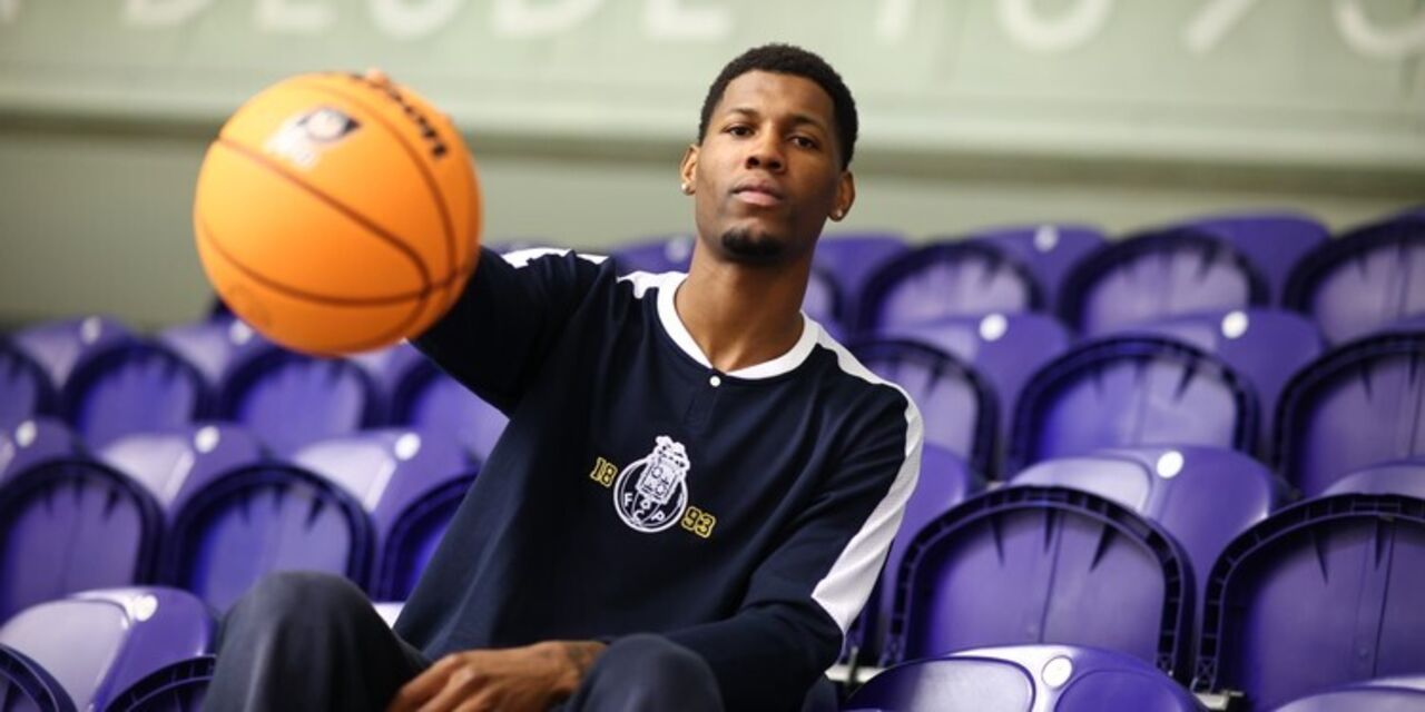 Cornelius Hudson reforça equipa de basquetebol do FC Porto
