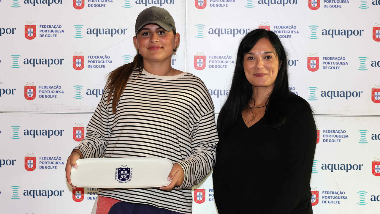 Luciana Reis, a campeã, ao lado de Margarida Catrola da Aquapor