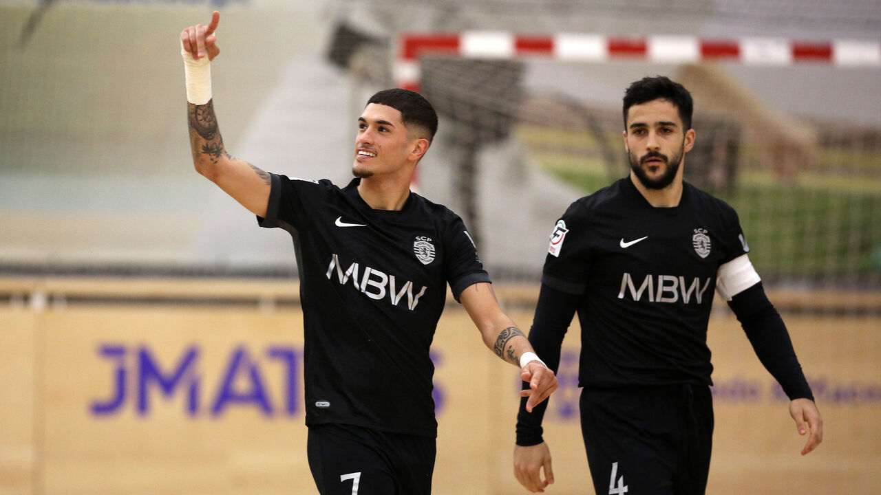 Sporting goleia Famalicão e sobe ao 2.º lugar da Liga Placard