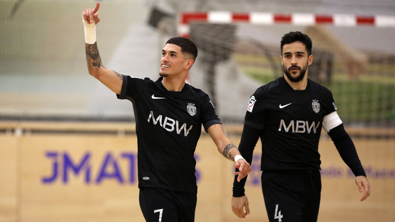 Sporting goleia Famalicão e sobe ao 2.º lugar da Liga Placard