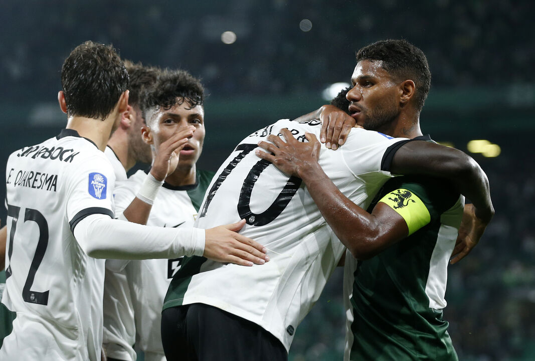 Matheus Reis utilizou a braçadeira na Allianz Cup, no 5-1 ao Alverca